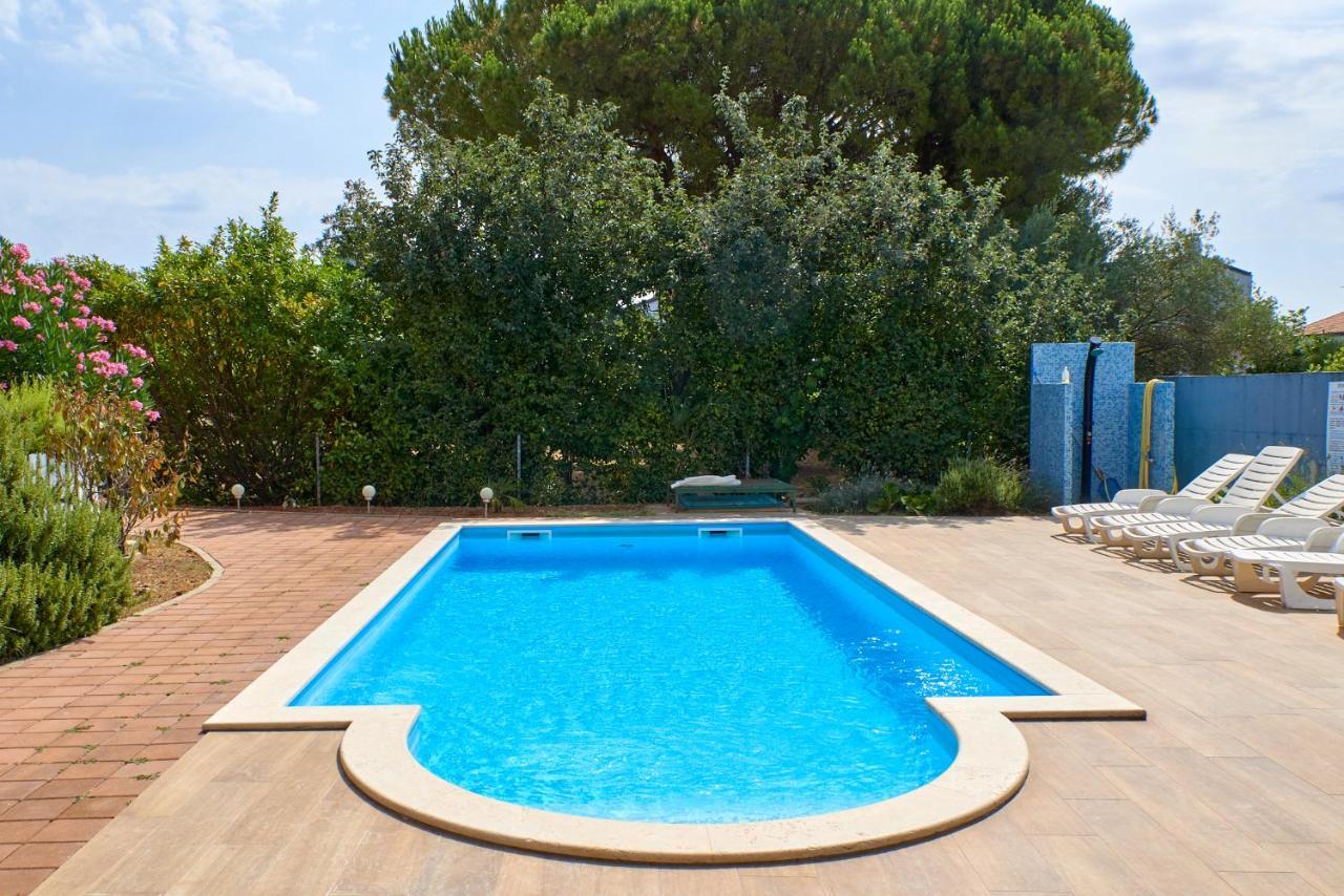 Cittanova Boutique Apartment Con Piscina Novigrad  Ngoại thất bức ảnh
